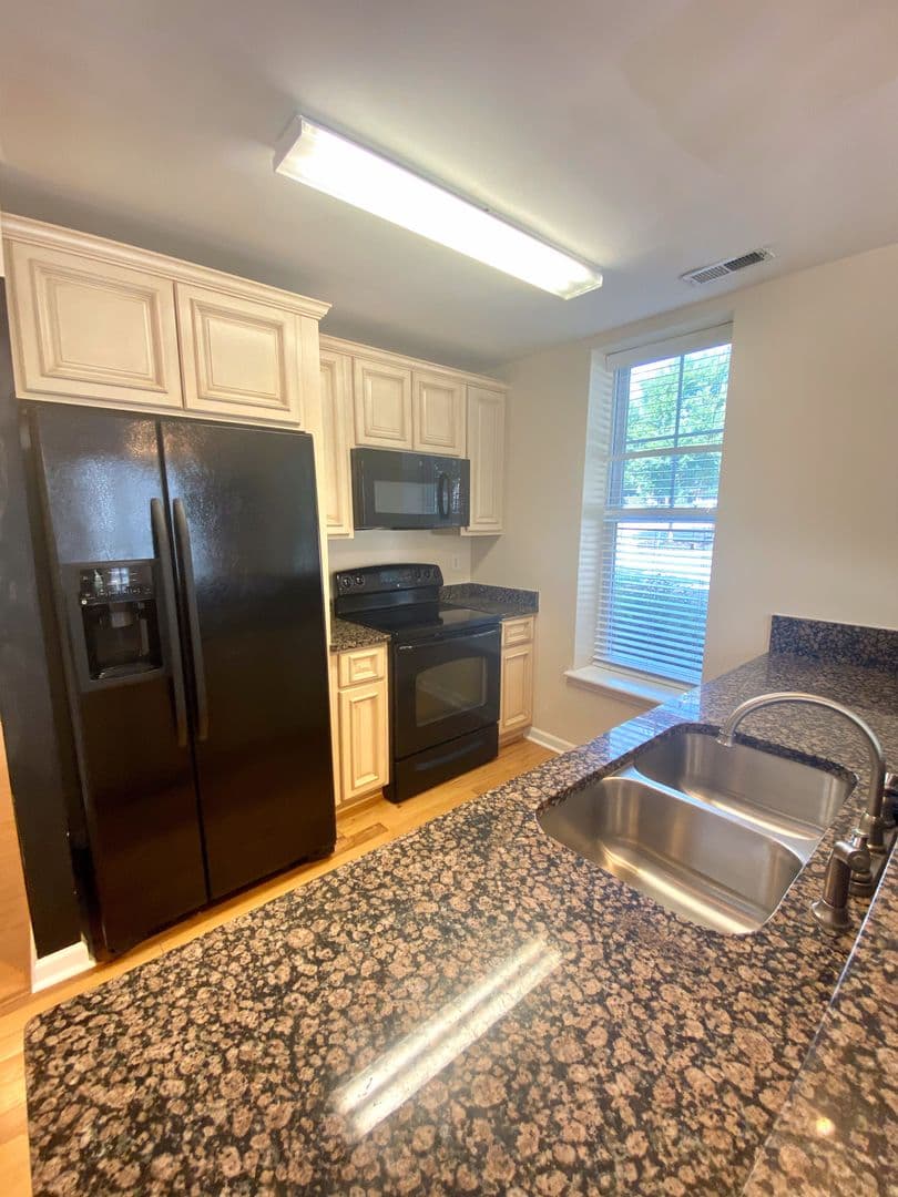 Pendleton Apartment: 11 Maverick Dr