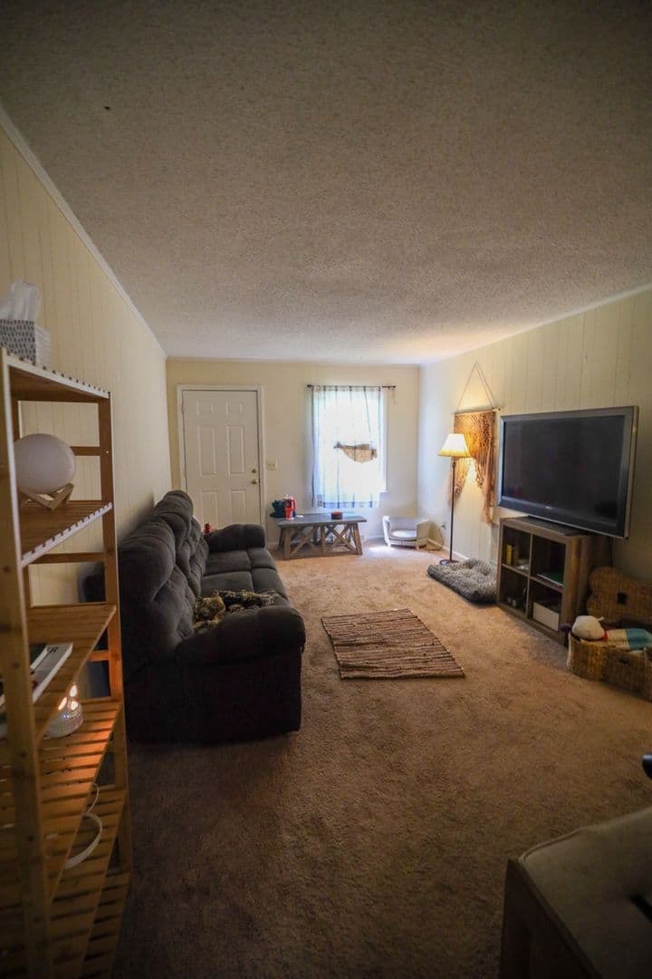 Clemson Apartment: 505 Old Central Rd
