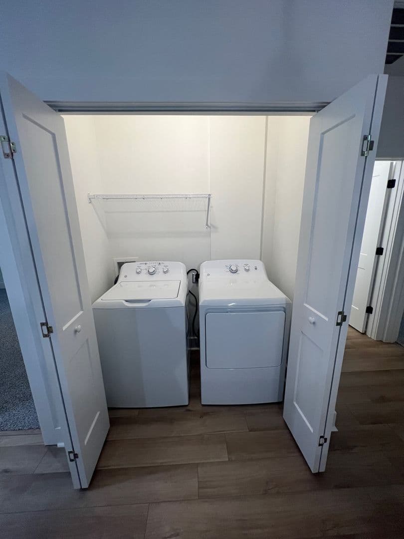 Central Apartment: 224 Willow Ct
