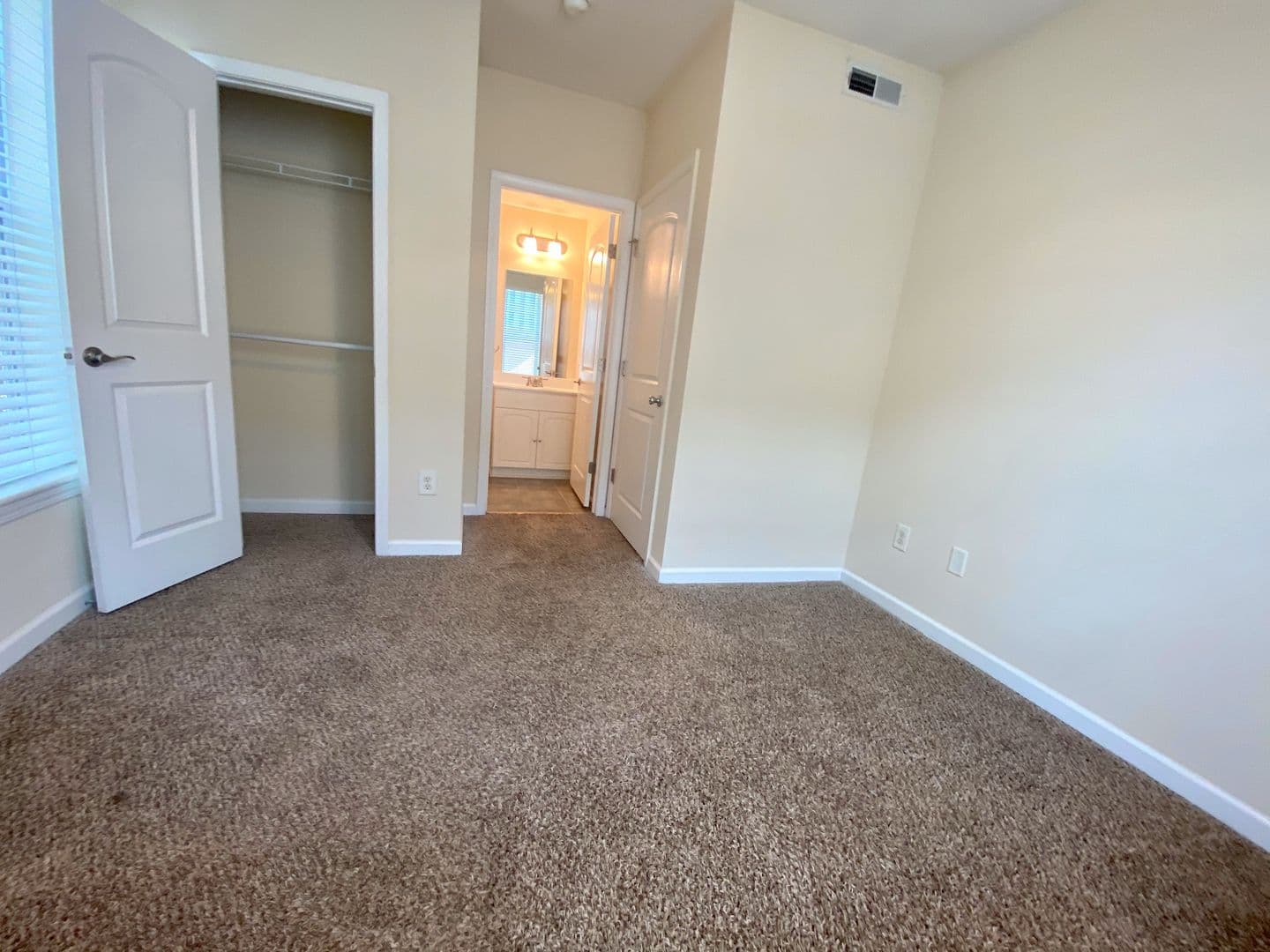 Pendleton Apartment: 11 Maverick Dr