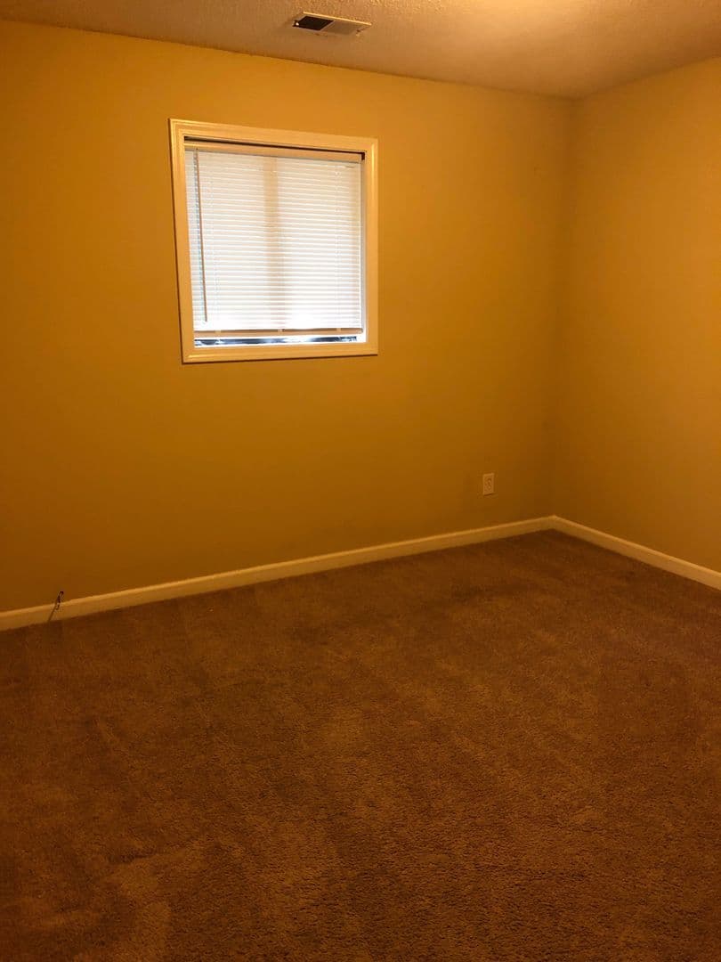 Clemson Apartment: 812 Creekside Dr