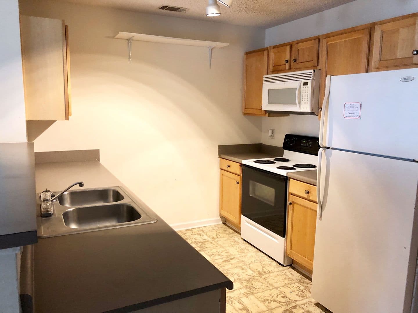 Seneca Apartment: 1301 Harts Ridge Dr