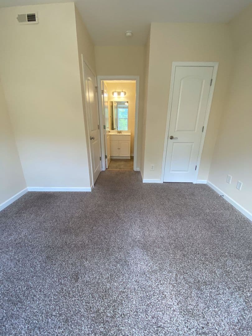 Pendleton Apartment: 11 Maverick Dr