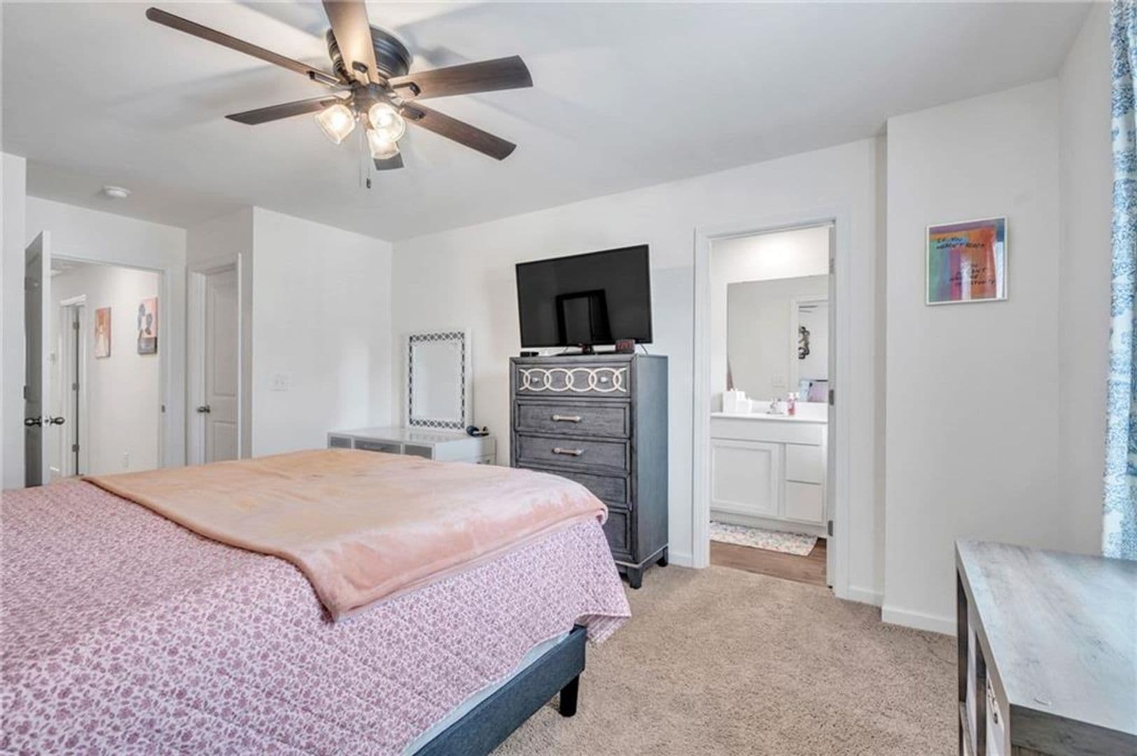 Pendleton House: 463 Seaborn Cir
