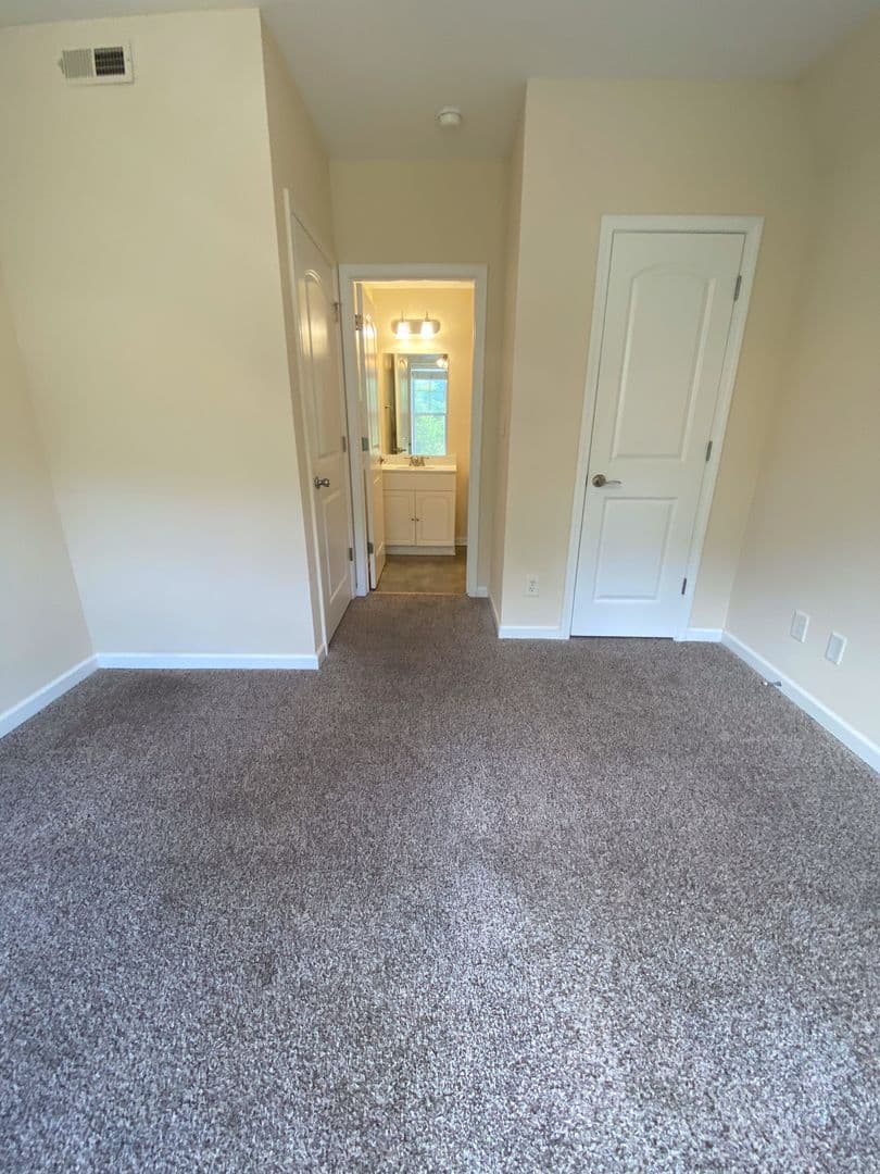 Pendleton Apartment: 11 Maverick Dr
