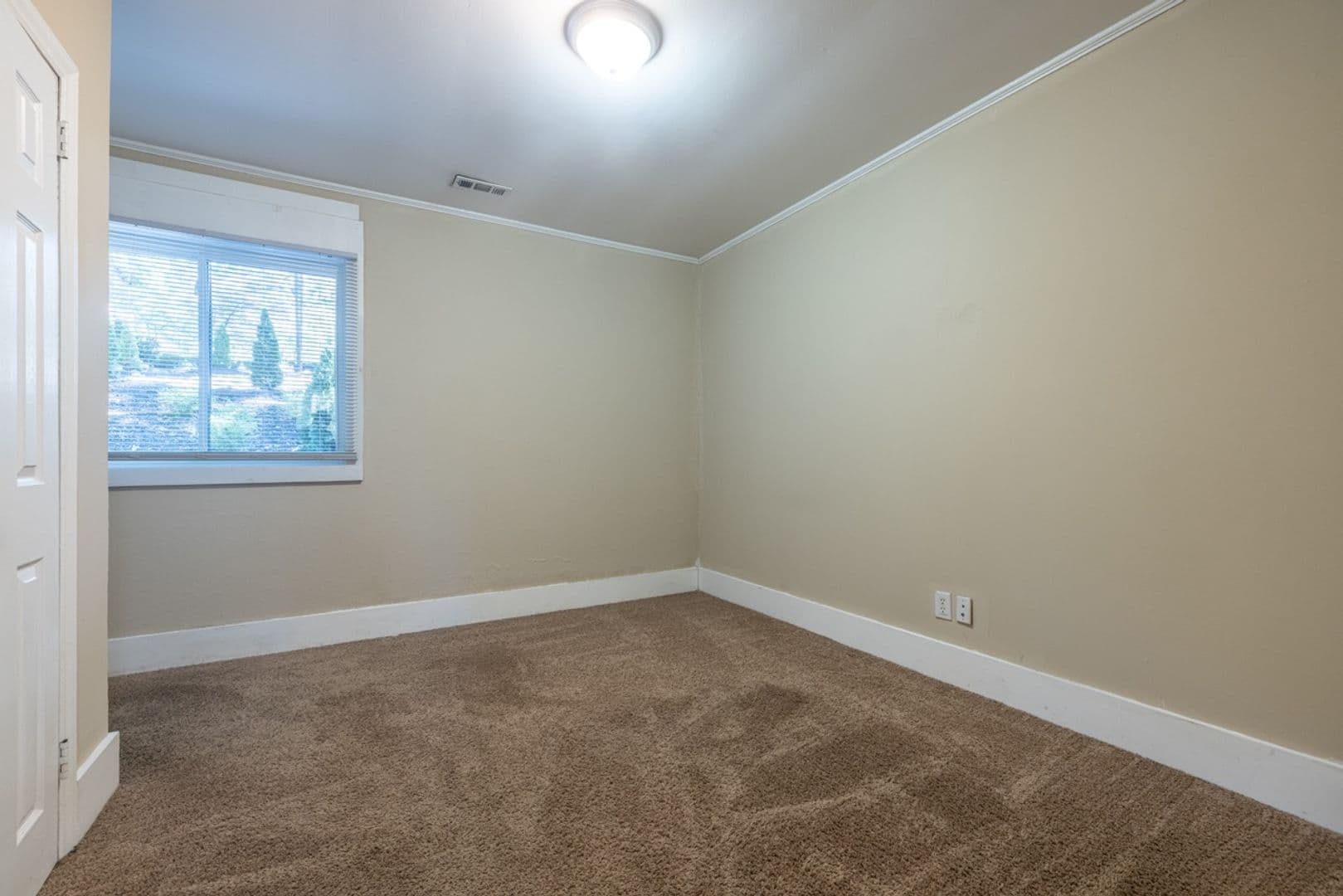 Clemson Apartment: 270 Riggs Dr