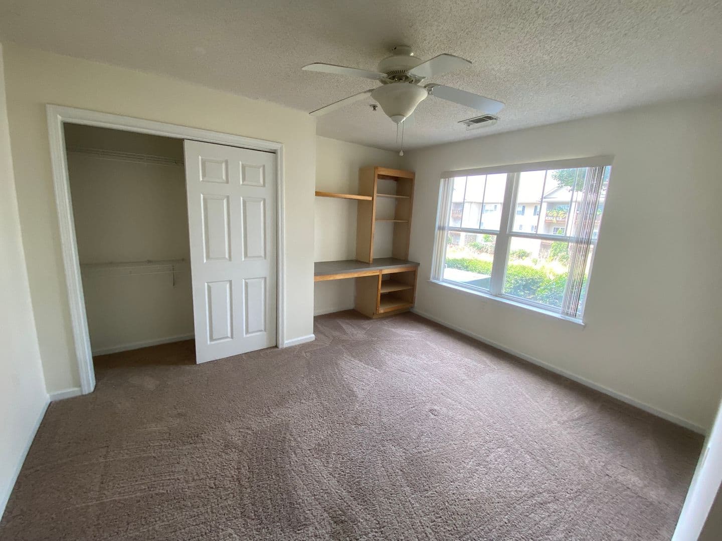 Seneca Apartment: 1301 Harts Ridge Dr