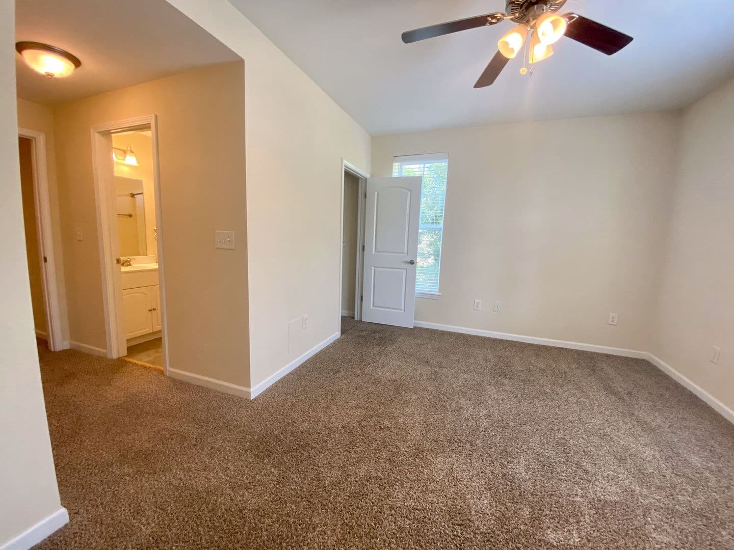 Pendleton Apartment: 11 Maverick Dr