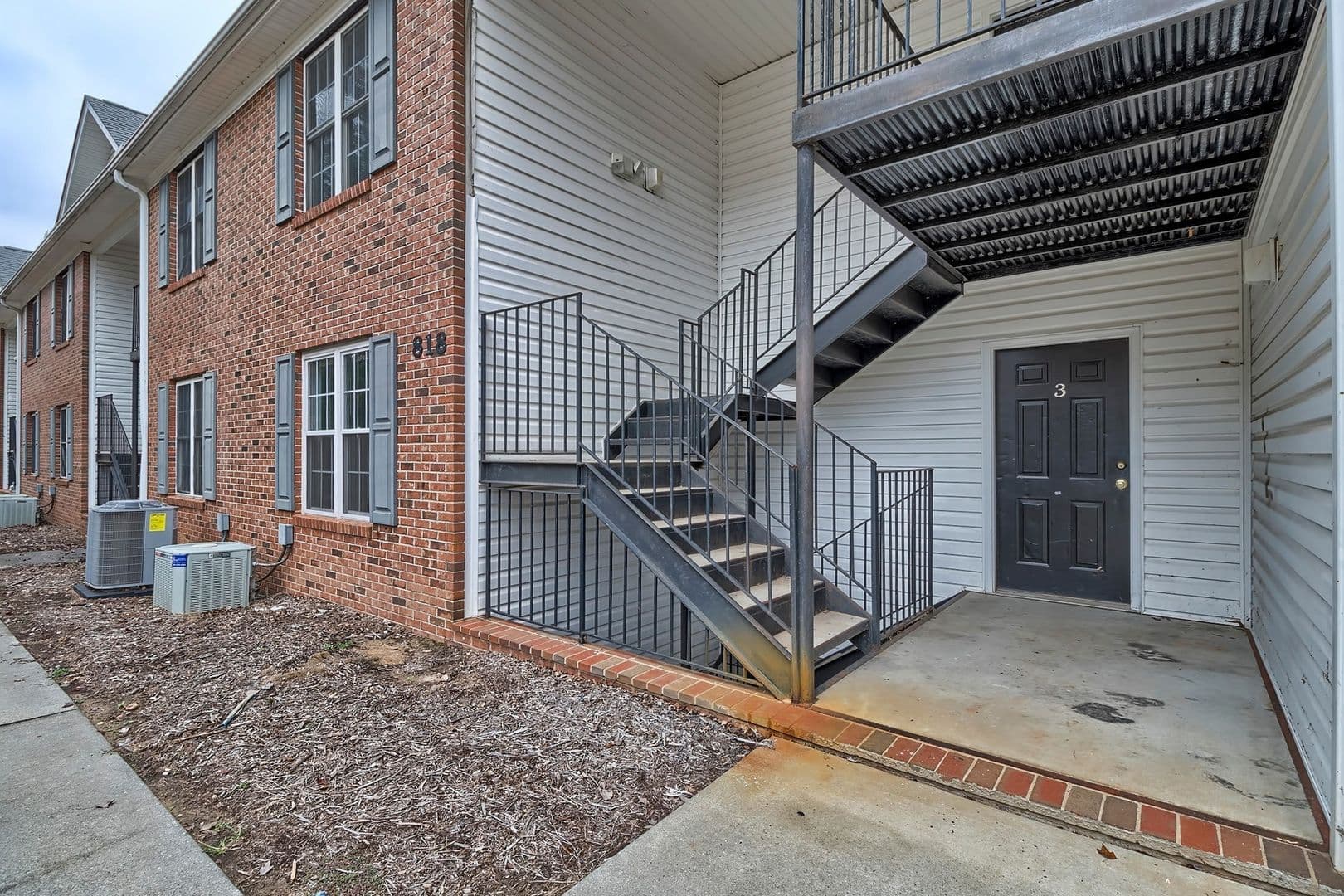 Clemson Apartment: 818 College Ave