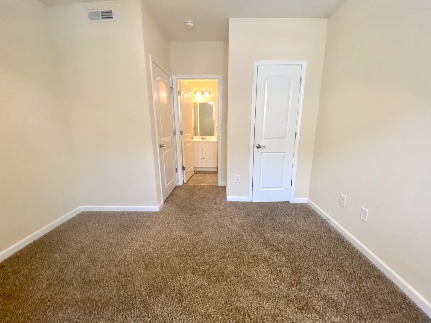 Pendleton Apartment: 11 Maverick Dr