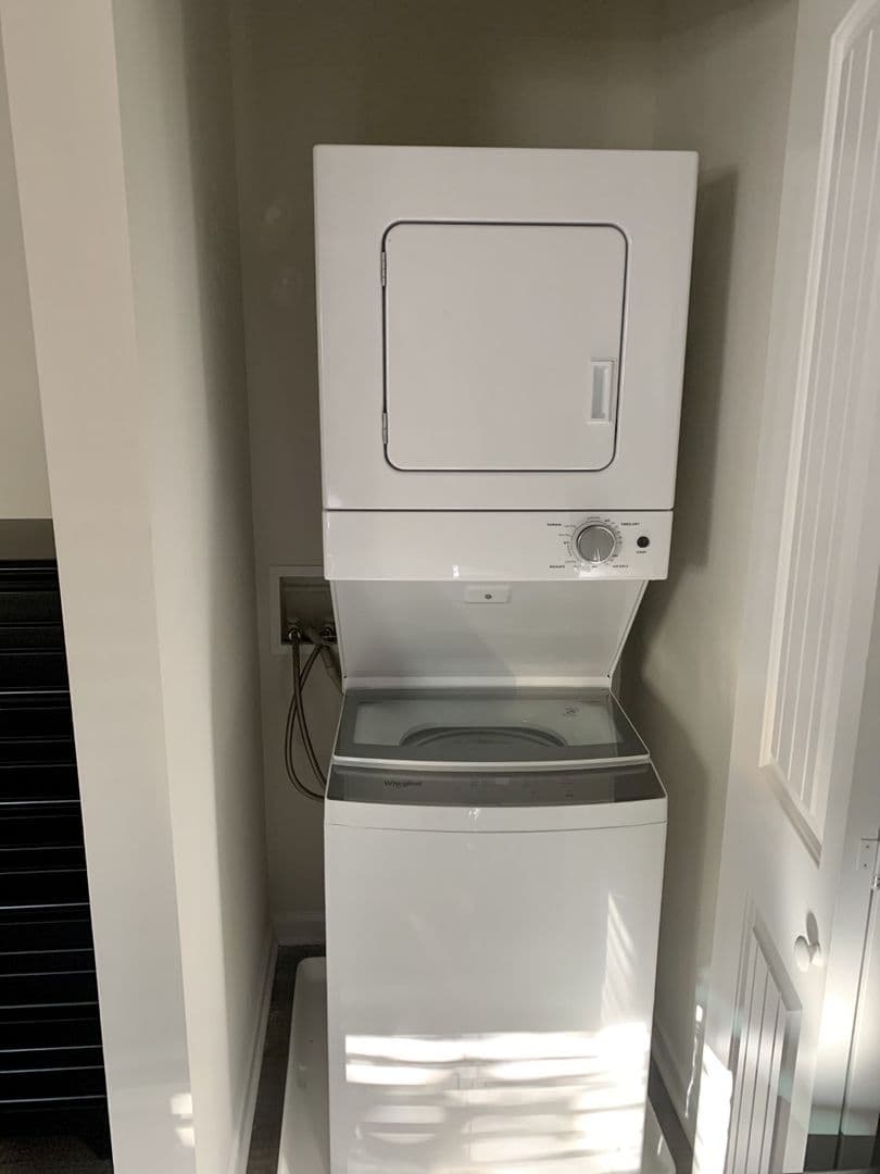 Clemson Apartment: 808 College Ave
