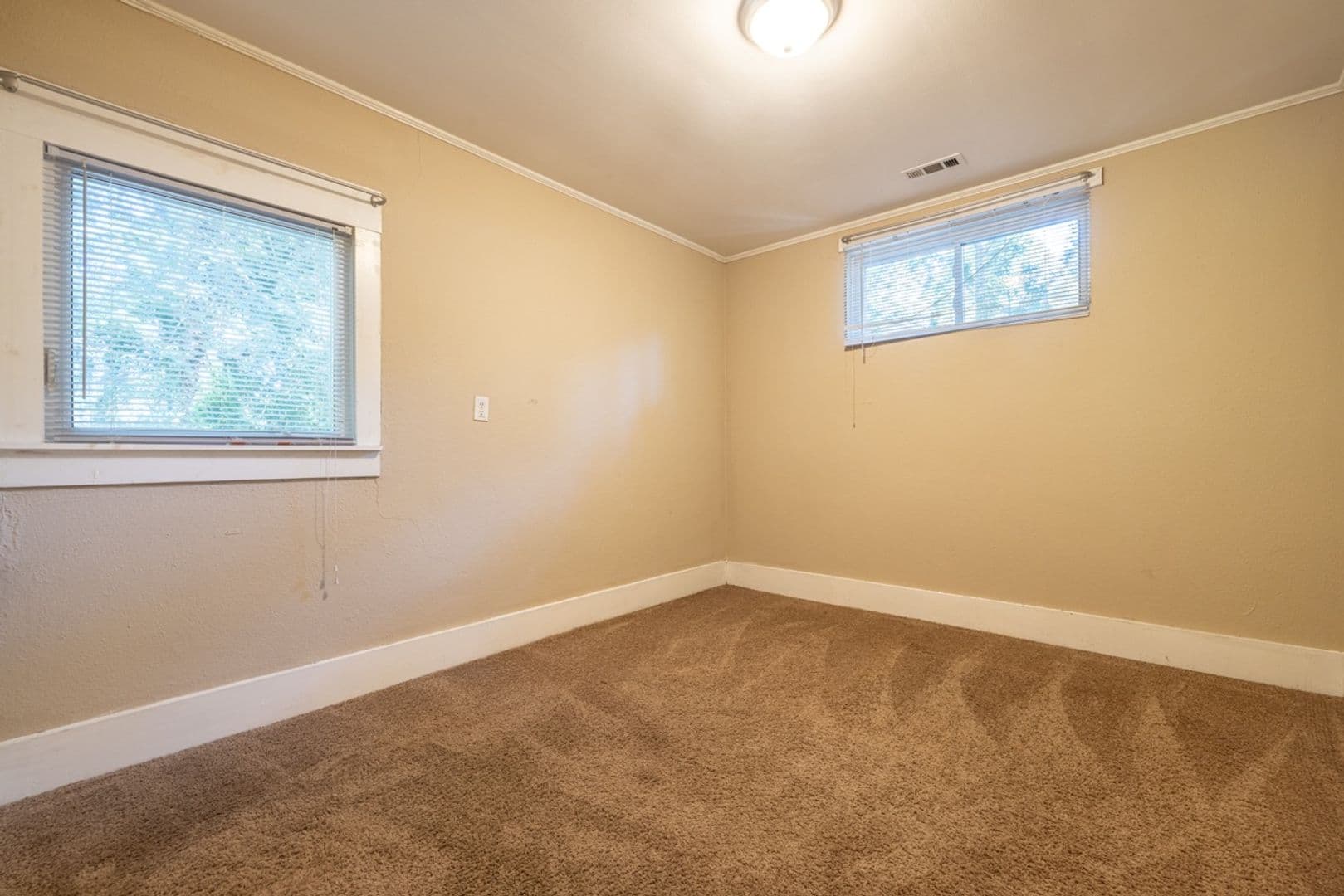 Clemson Apartment: 270 Riggs Dr