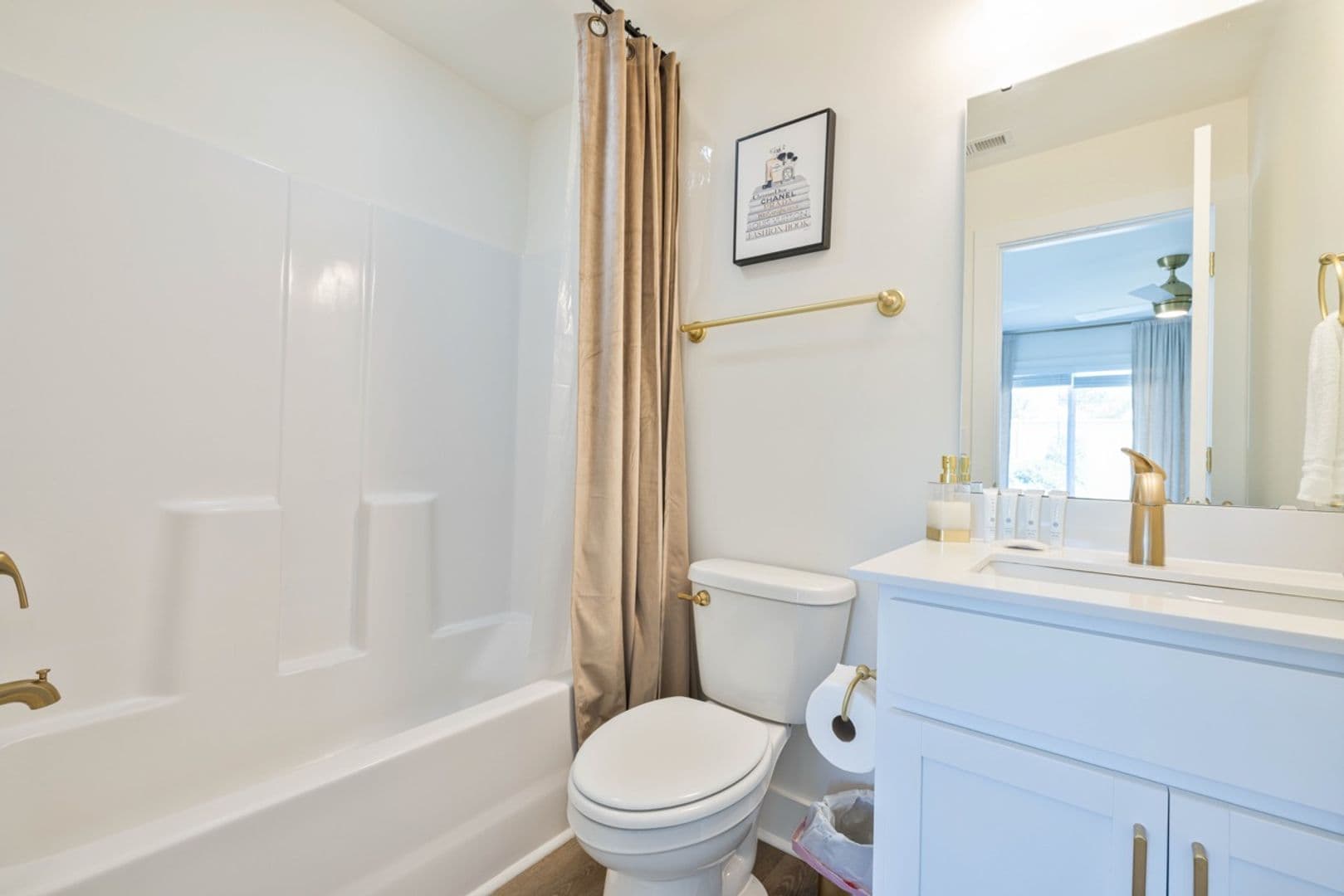 Central Apartment: 506 Tarrant St