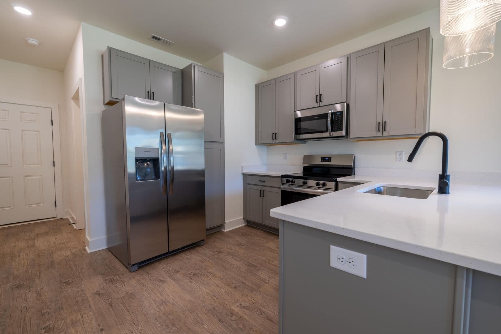 Clemson Apartment: 101 Spencer St