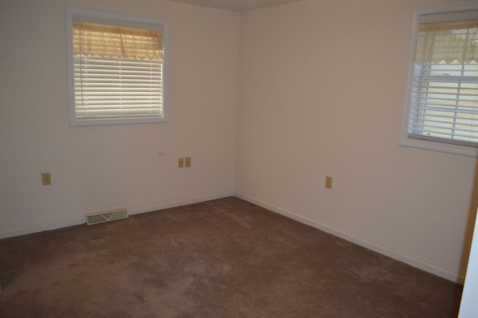 Clemson Apartment: 127 Freedom Dr