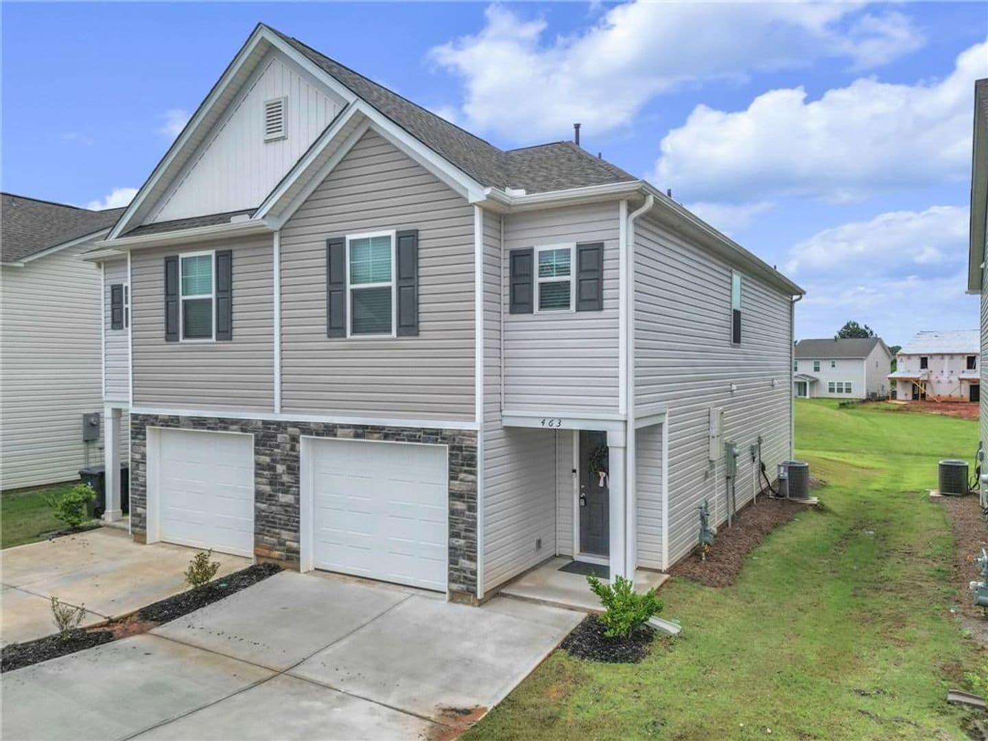 Pendleton House: 463 Seaborn Cir