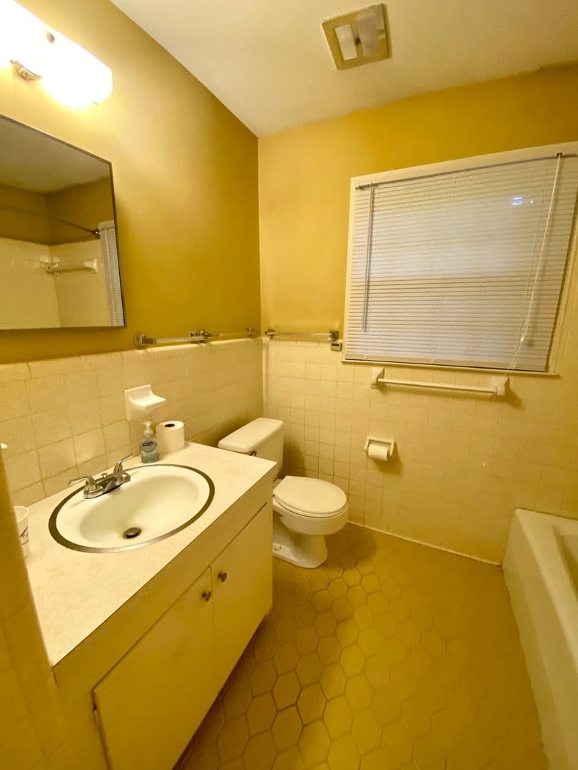 Clemson Apartment: 106 Strode Circle