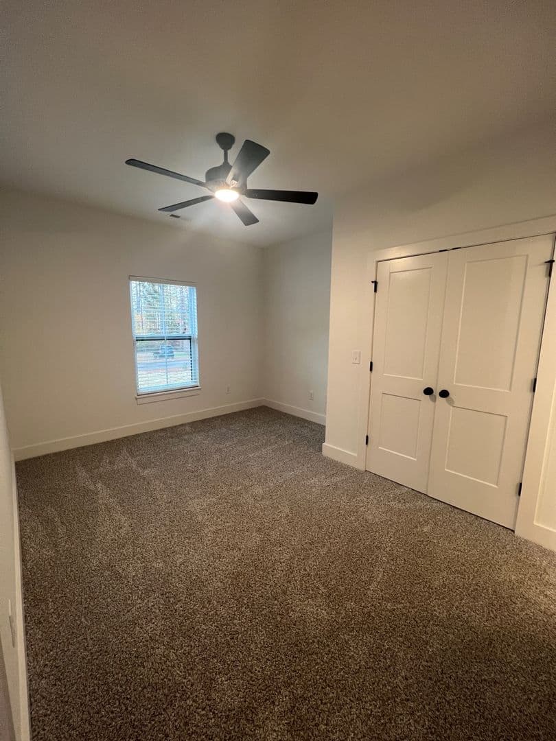 Central Apartment: 224 Willow Ct
