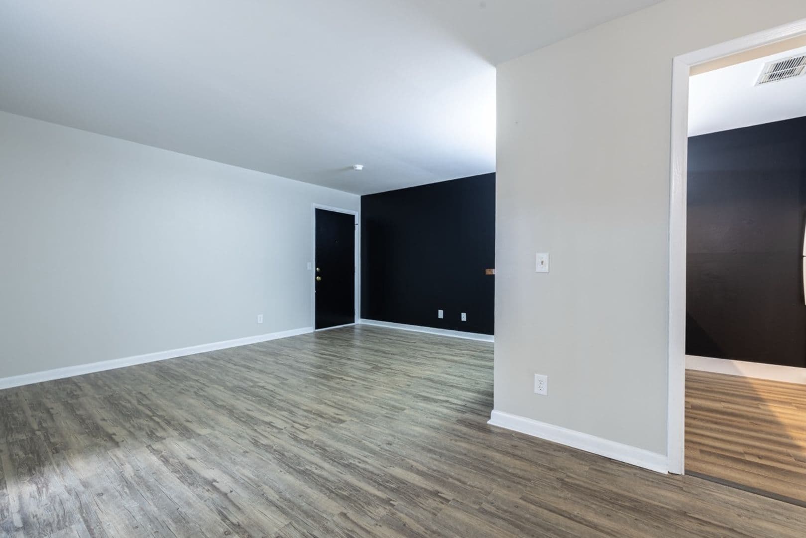 Clemson Apartment: 220 Elm St Apt 623