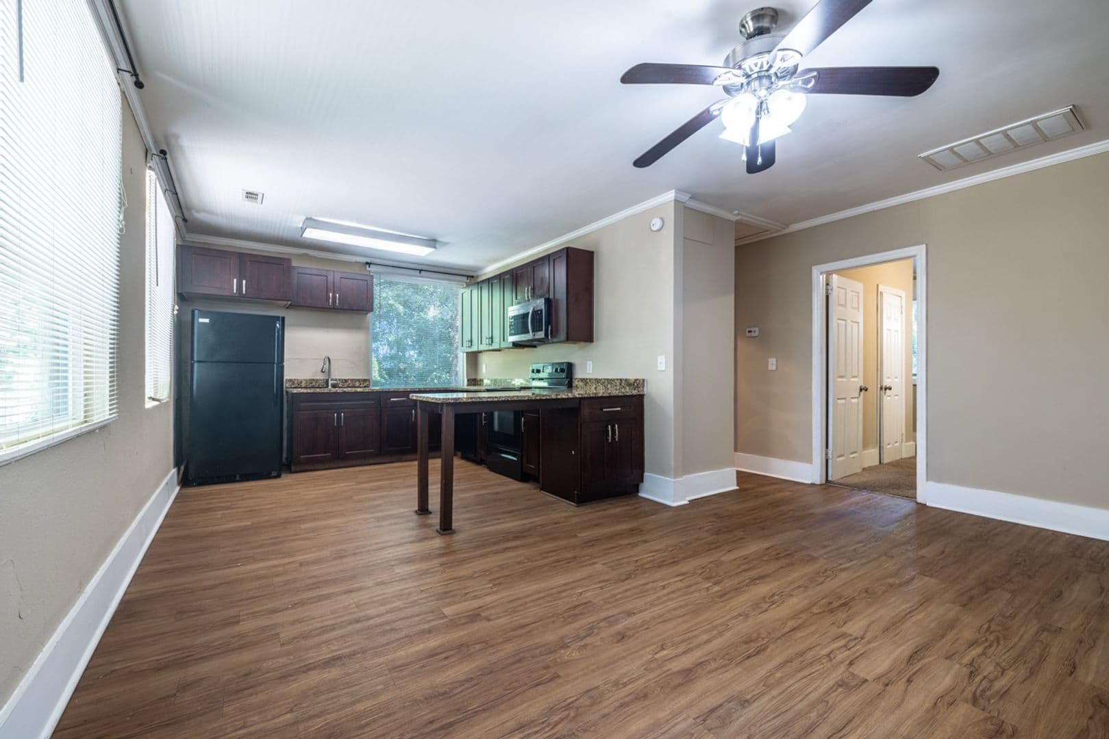 Clemson Apartment: 270 Riggs Dr