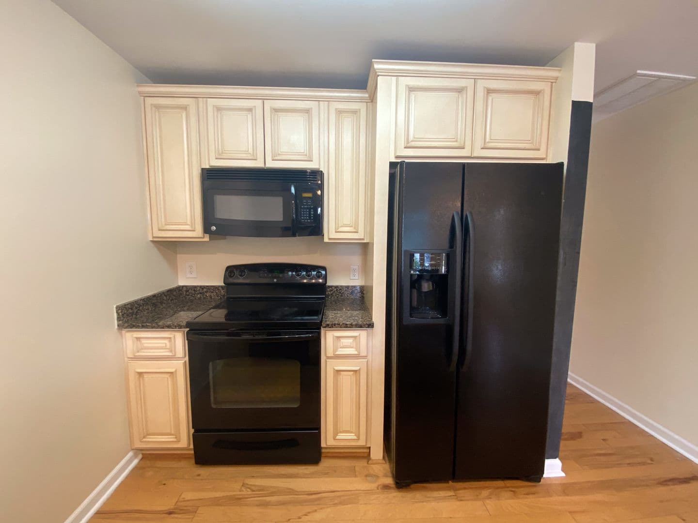 Pendleton Apartment: 11 Maverick Dr