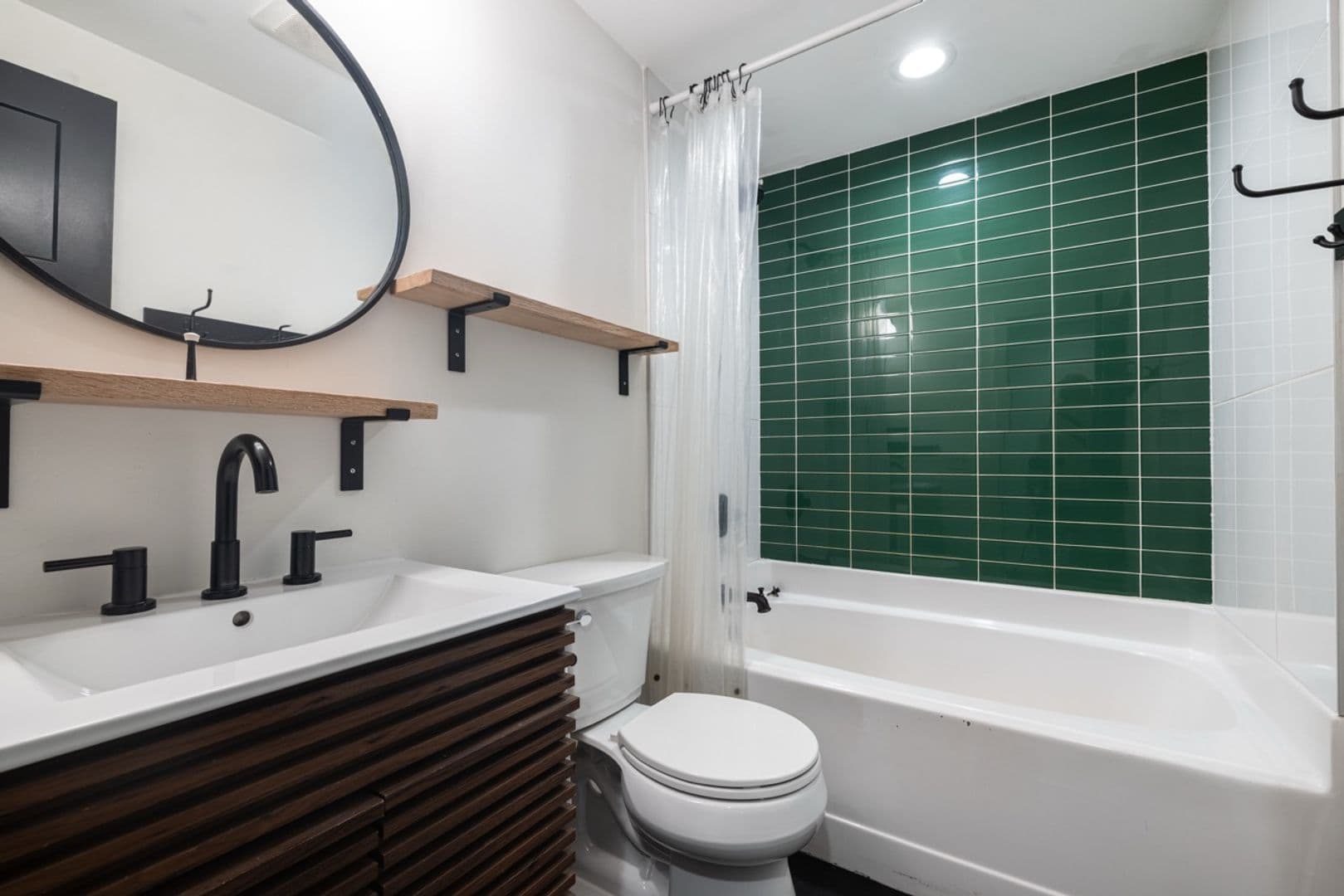 Anderson House: 110 Cathie Way