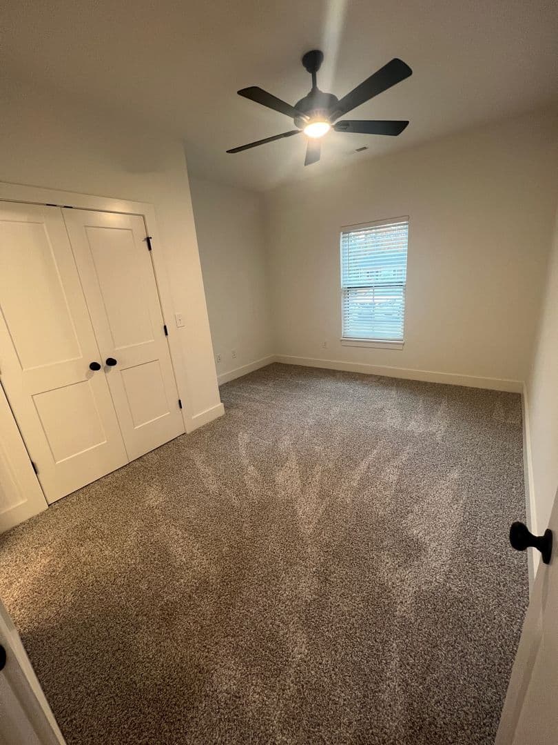 Central Apartment: 224 Willow Ct