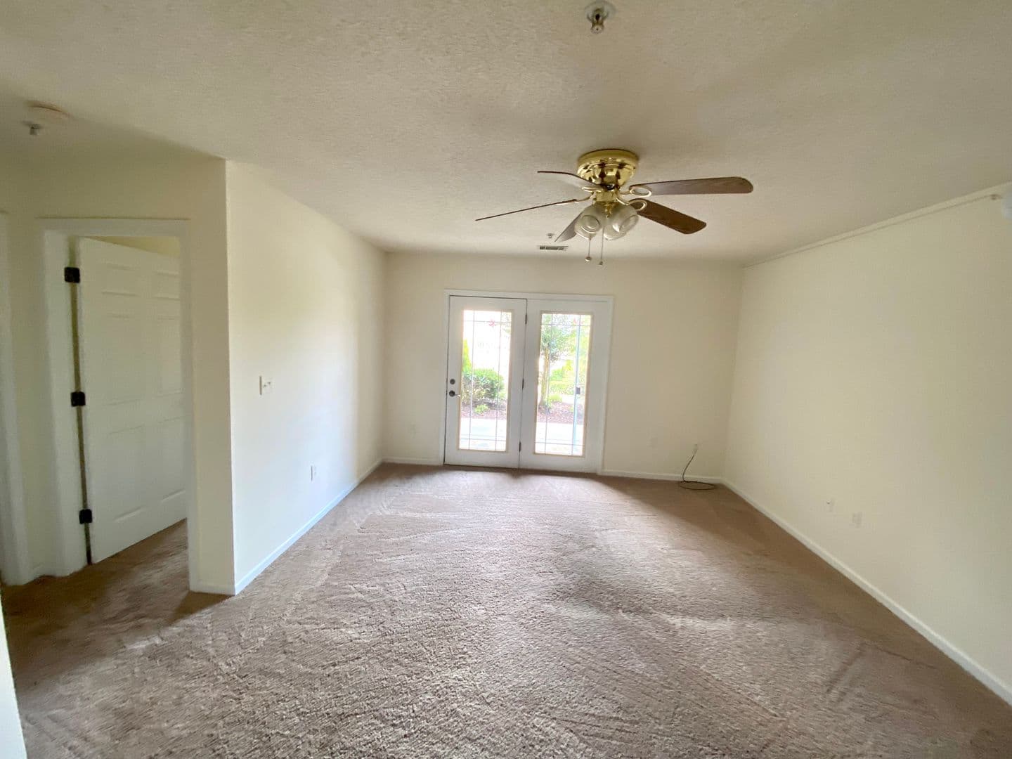 Seneca Apartment: 1301 Harts Ridge Dr