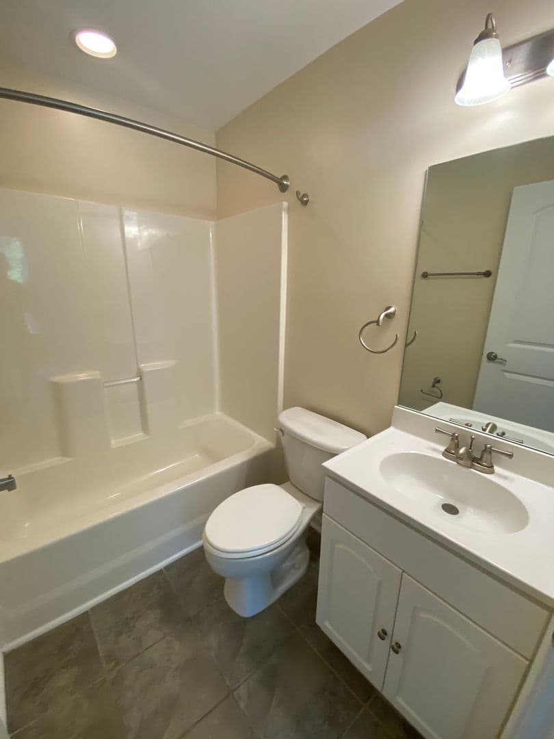 Pendleton Apartment: 11 Maverick Dr