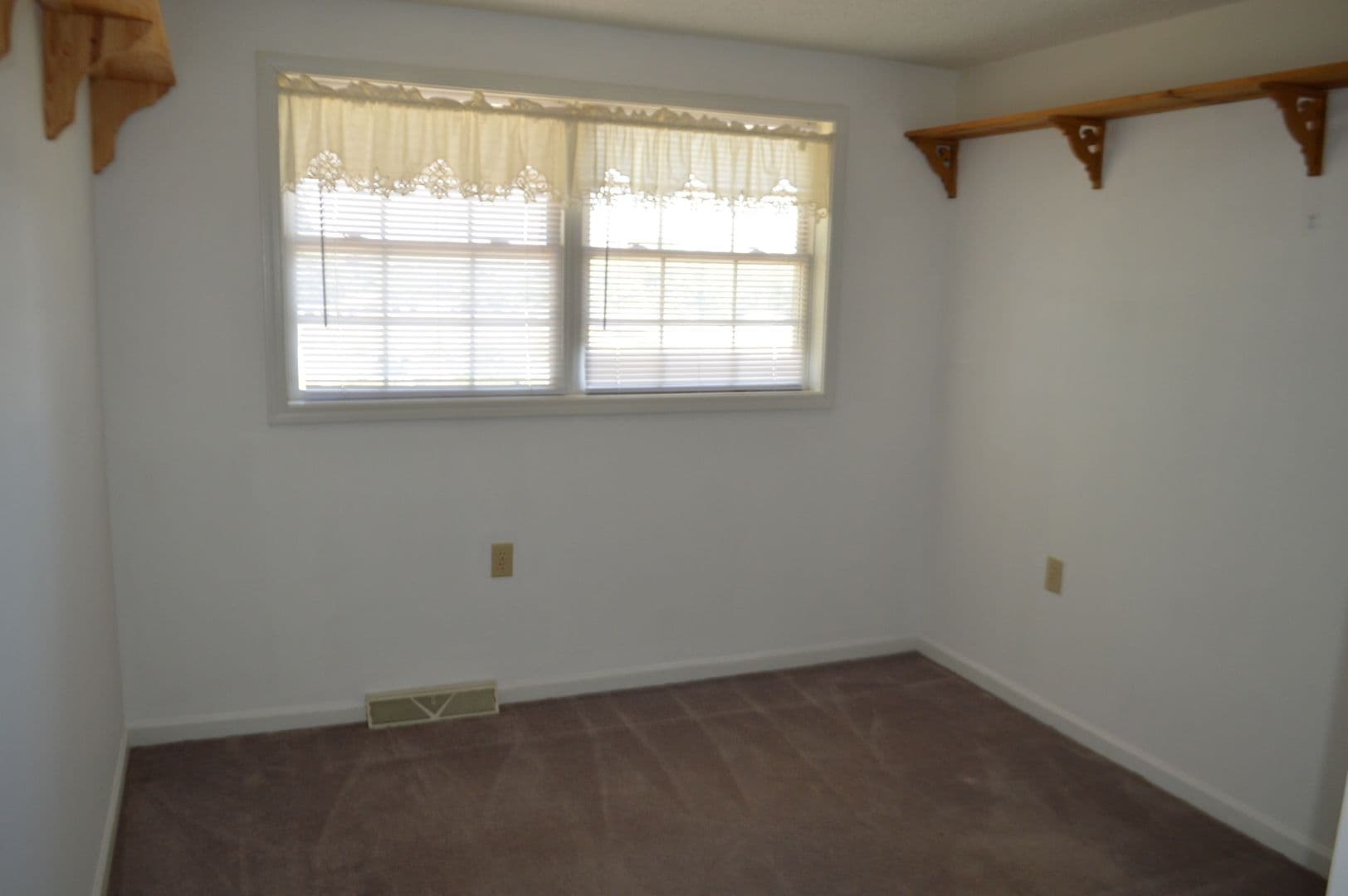 Clemson Apartment: 127 Freedom Dr