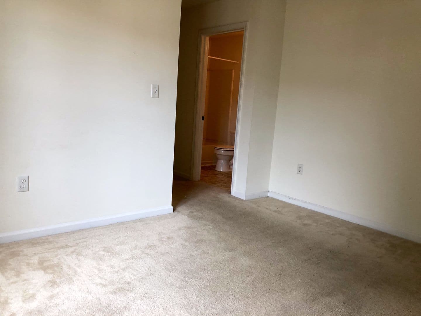 Seneca Apartment: 1301 Harts Ridge Dr