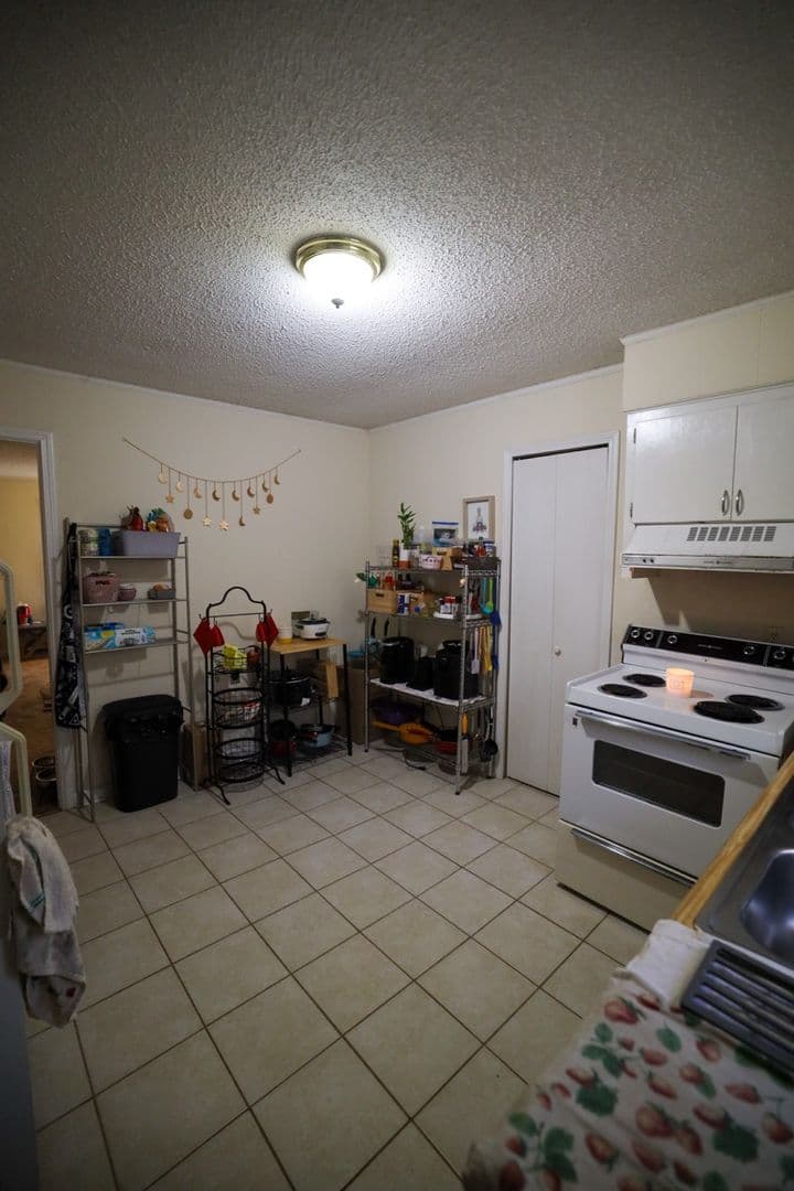 Clemson Apartment: 505 Old Central Rd