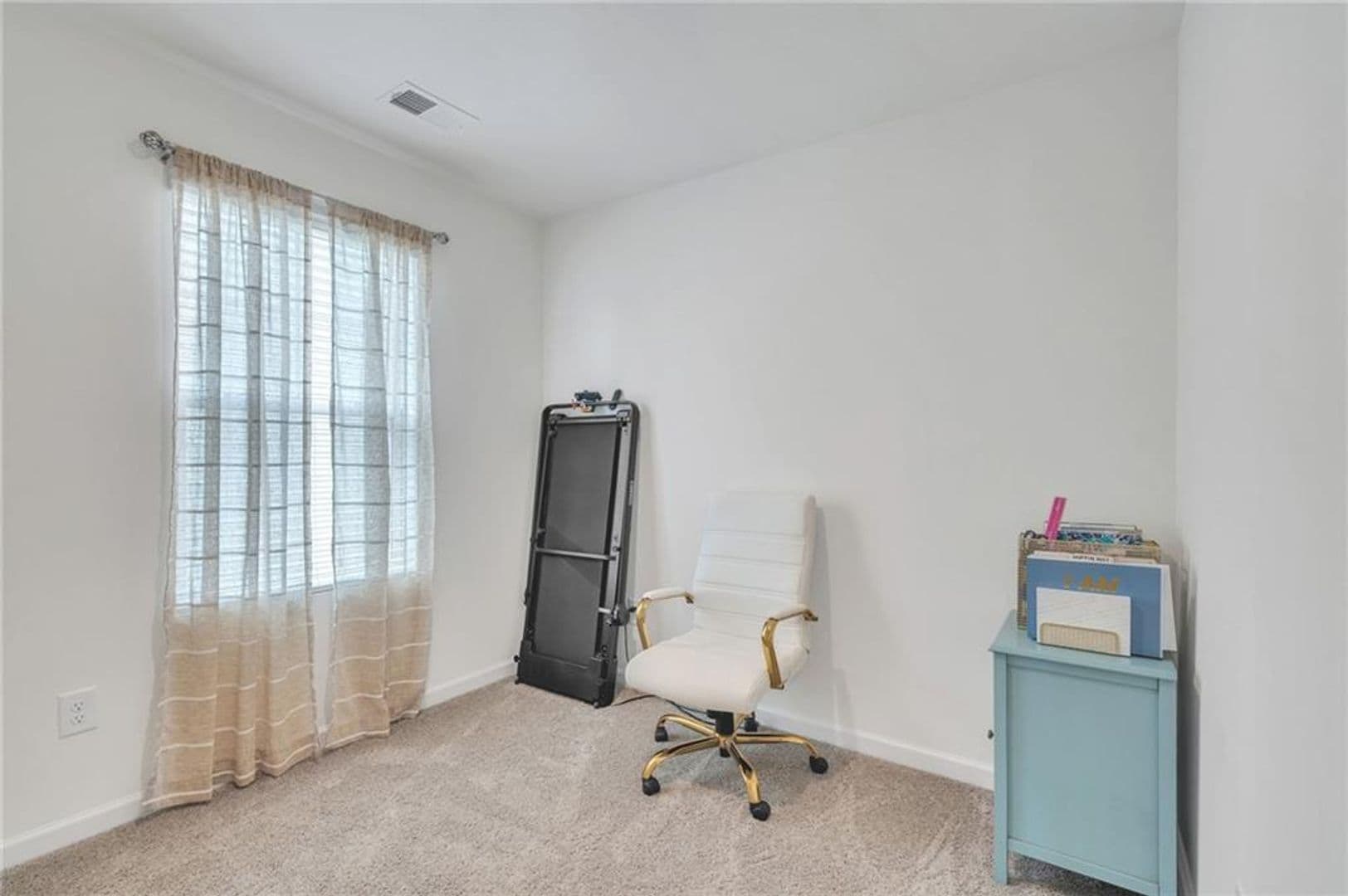 Pendleton House: 463 Seaborn Cir
