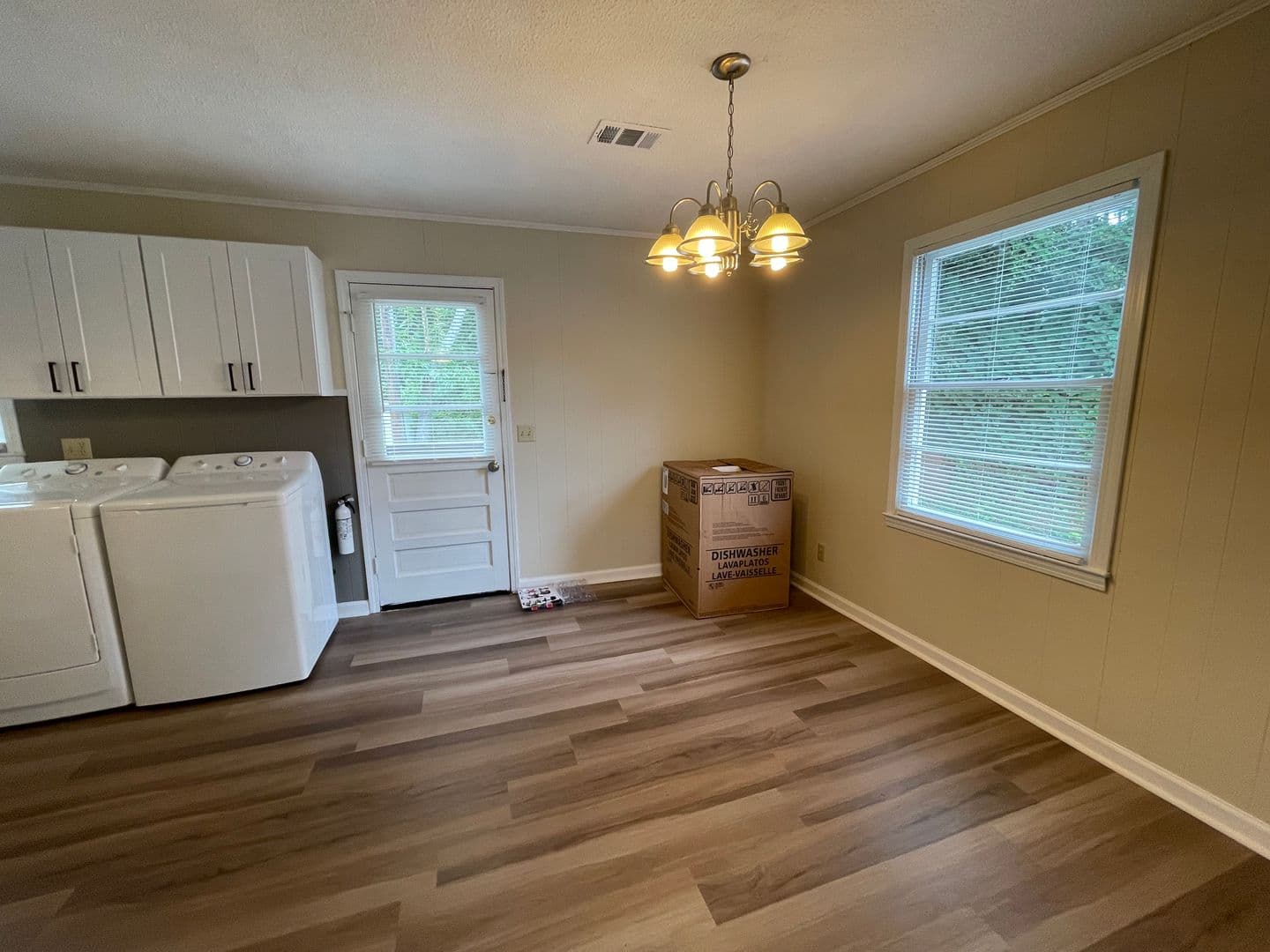 Clemson Apartment: 207 Charleston Ave