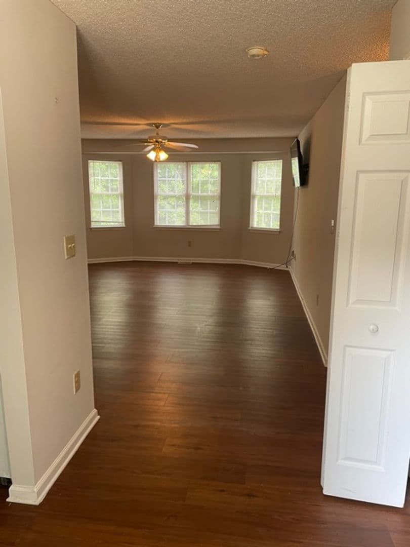 Clemson Apartment: 818 College Ave
