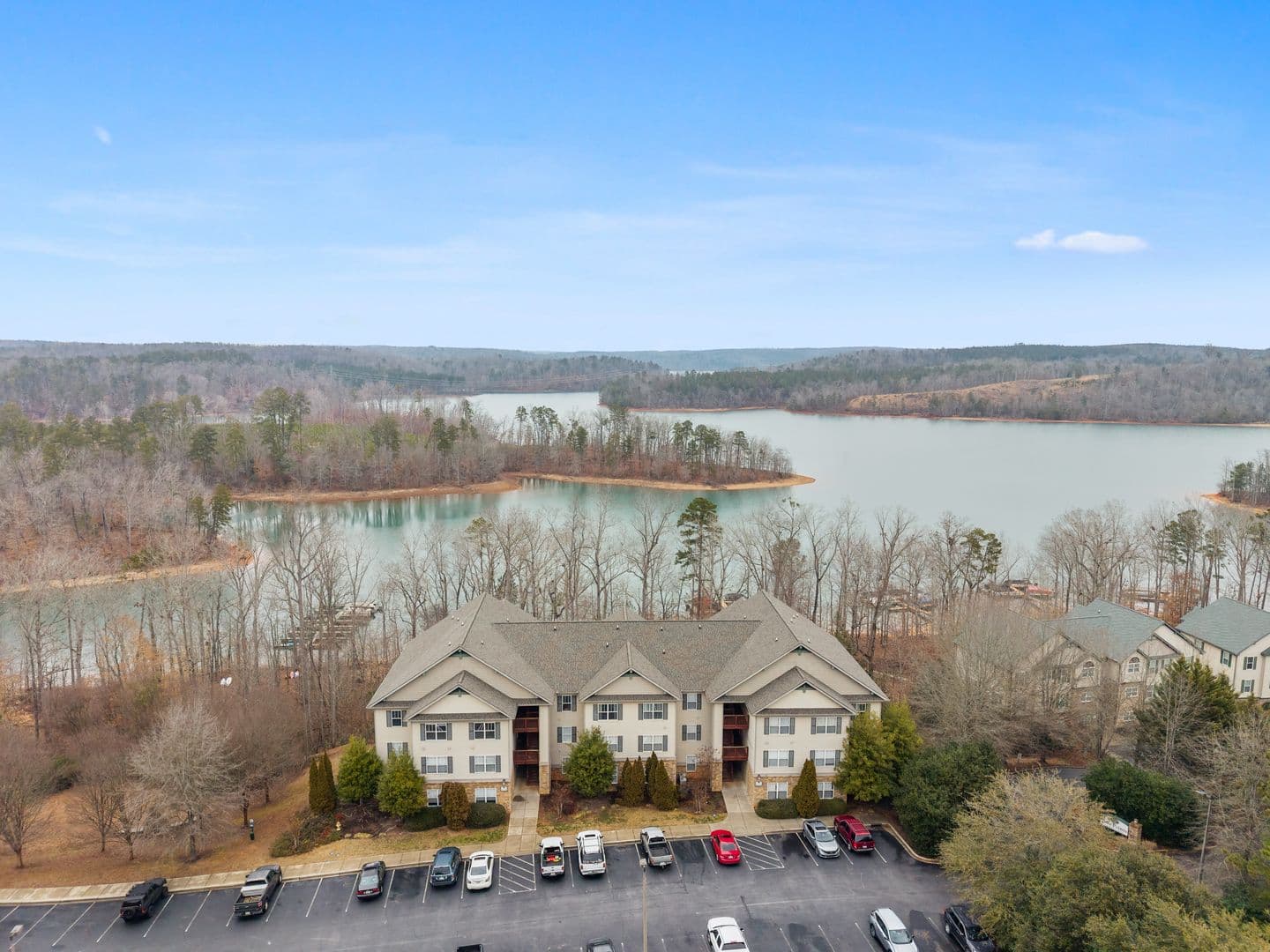 Seneca Apartment: 833 Harts Cove Way