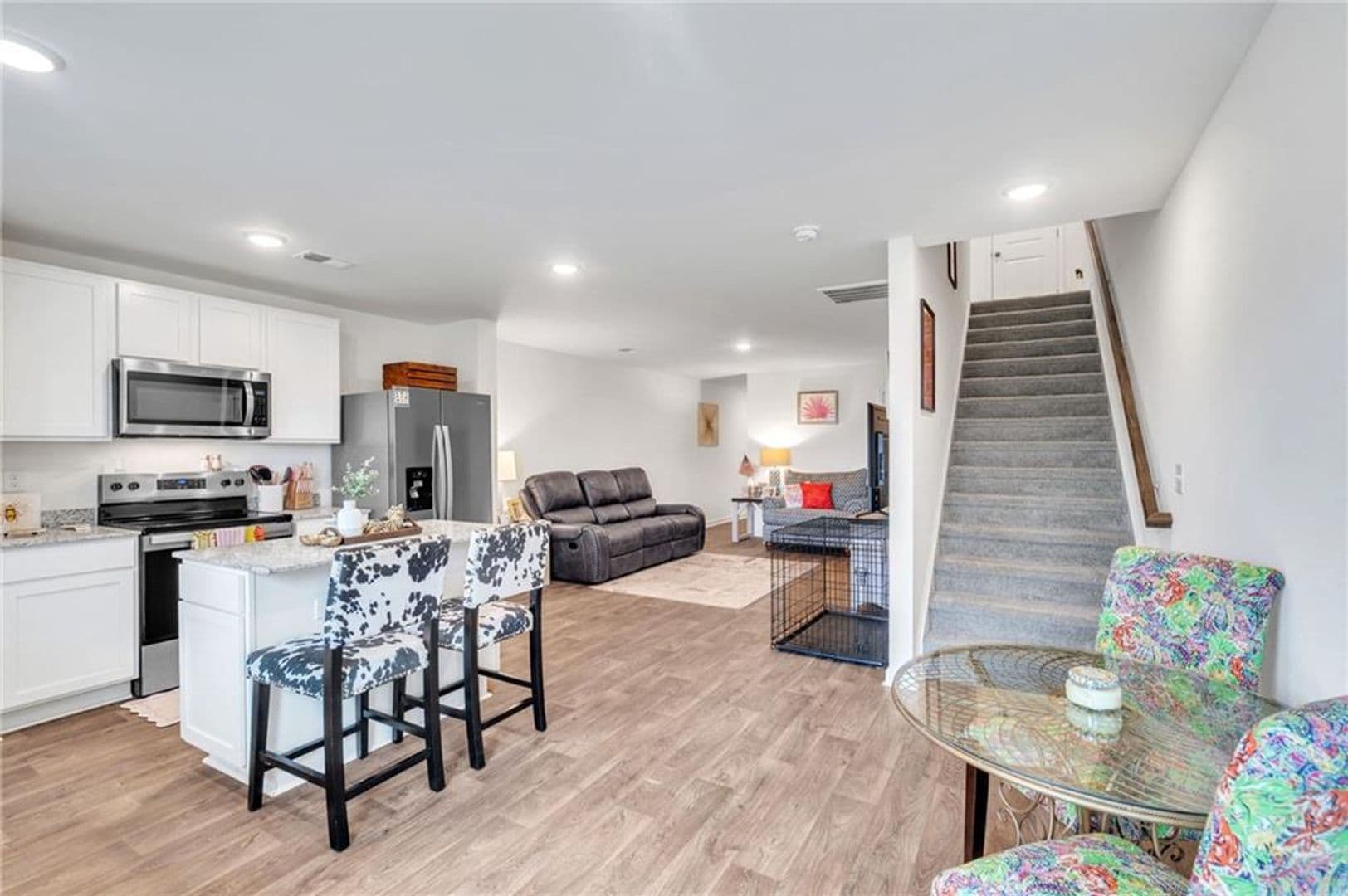 Pendleton House: 463 Seaborn Cir
