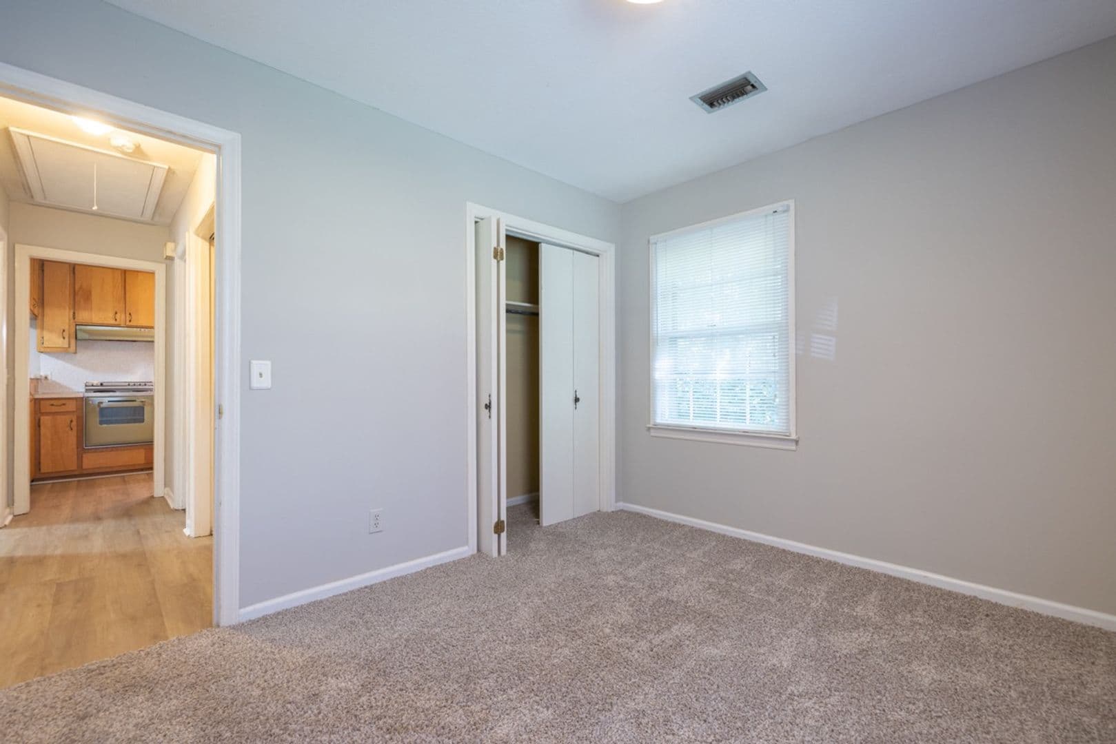 Clemson Apartment: 106 Strode Circle