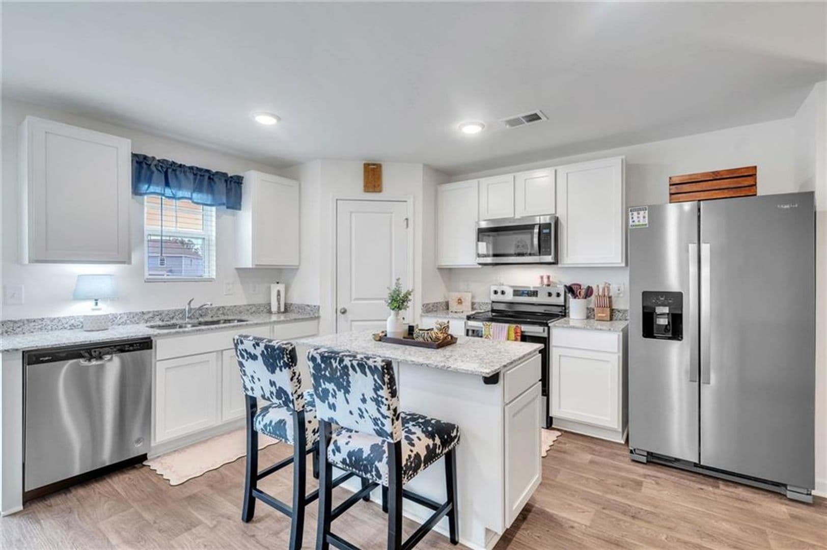 Pendleton House: 463 Seaborn Cir