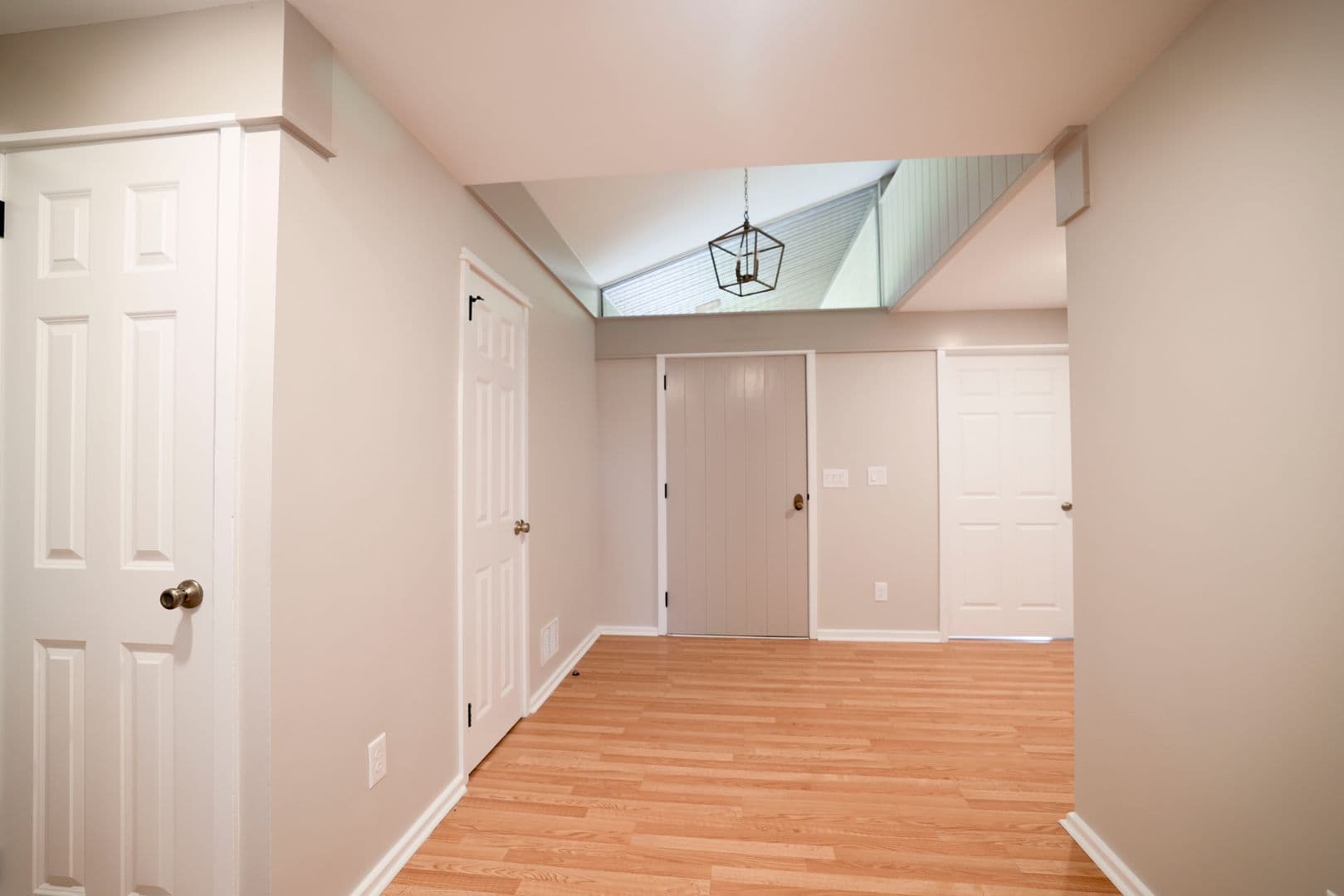Clemson House: 114 Lewis Rd