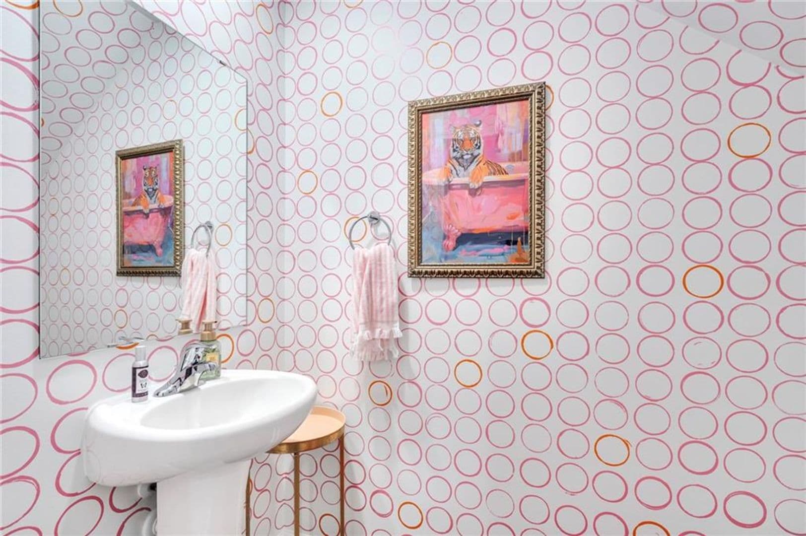 Pendleton House: 463 Seaborn Cir