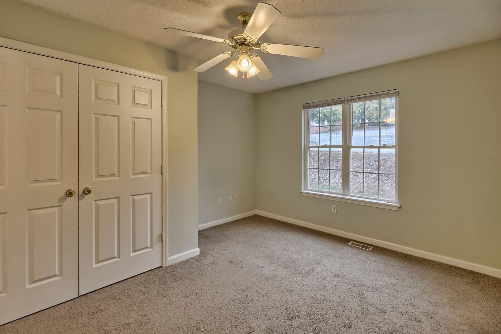 Clemson Apartment: 818 College Ave