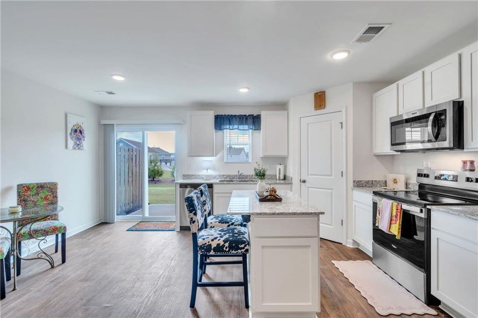 Pendleton House: 463 Seaborn Cir