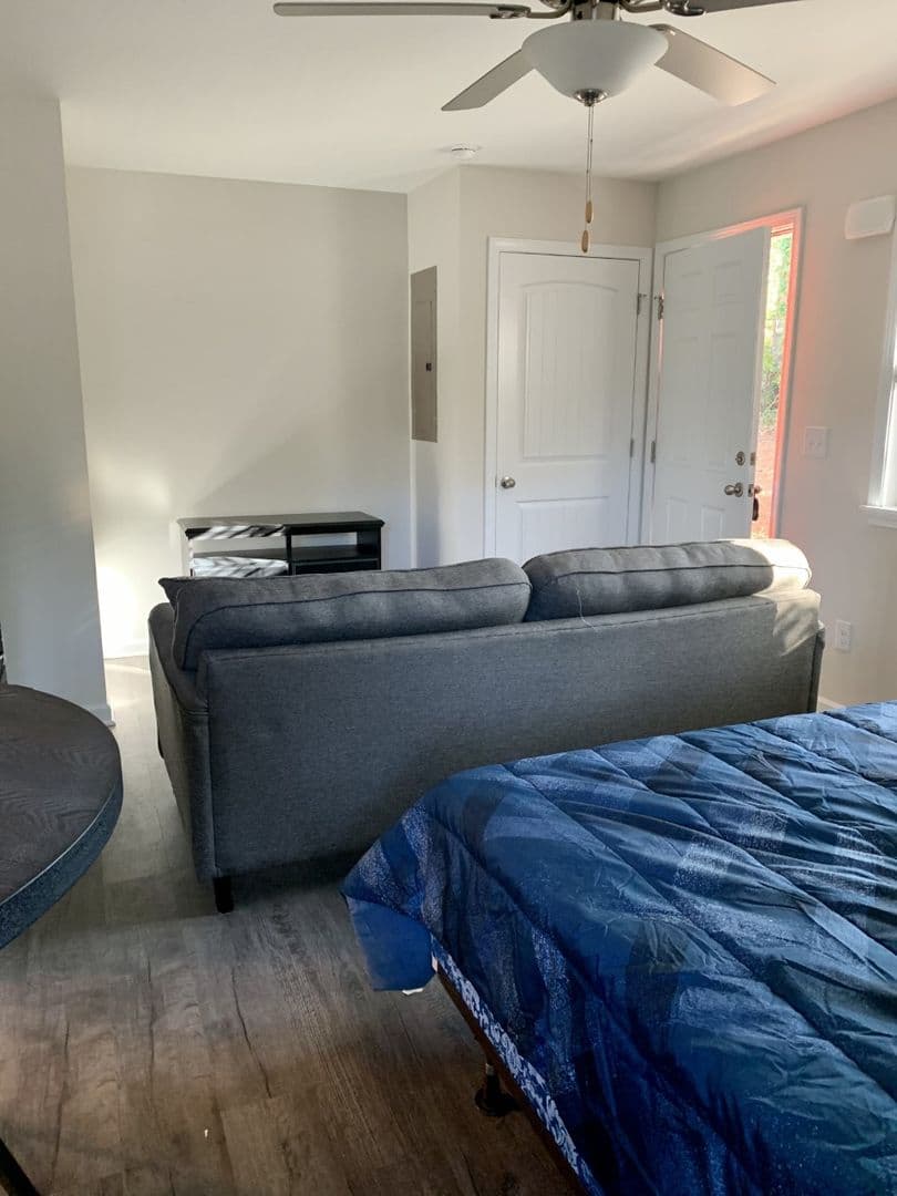 Clemson Apartment: 808 College Ave