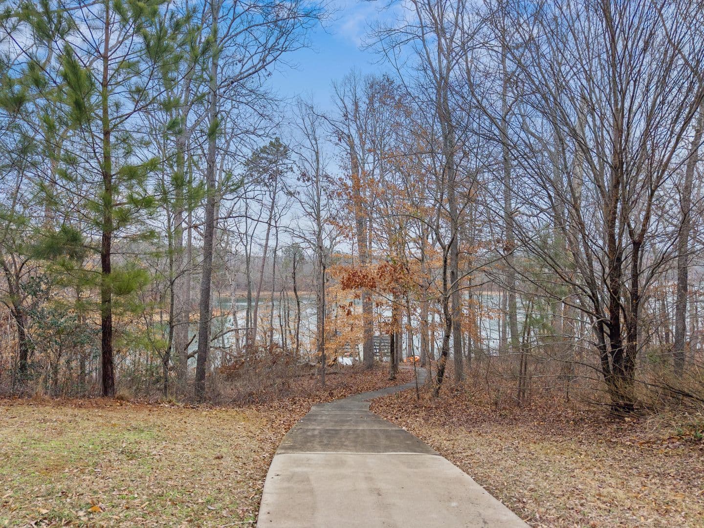 Seneca Apartment: 1301 Harts Ridge Dr