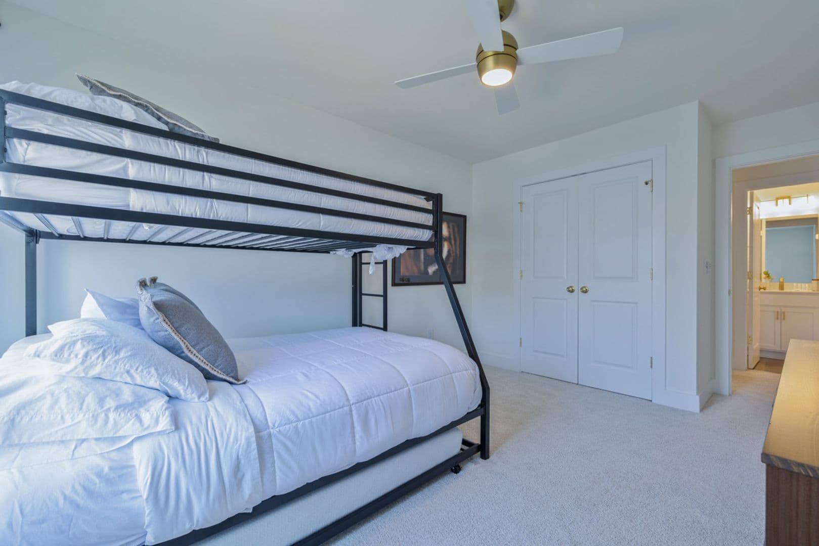 Central Apartment: 506 Tarrant St