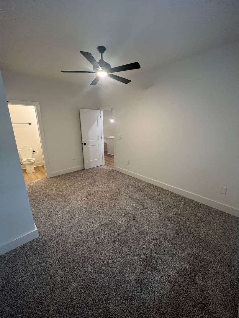 Central Apartment: 224 Willow Ct