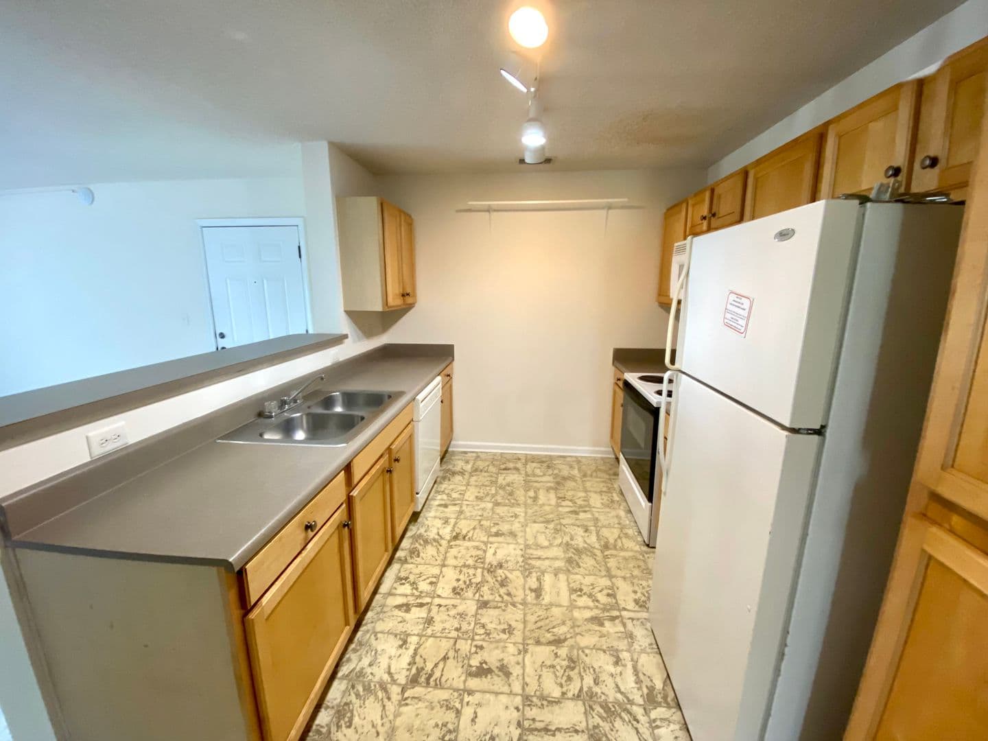 Seneca Apartment: 1301 Harts Ridge Dr