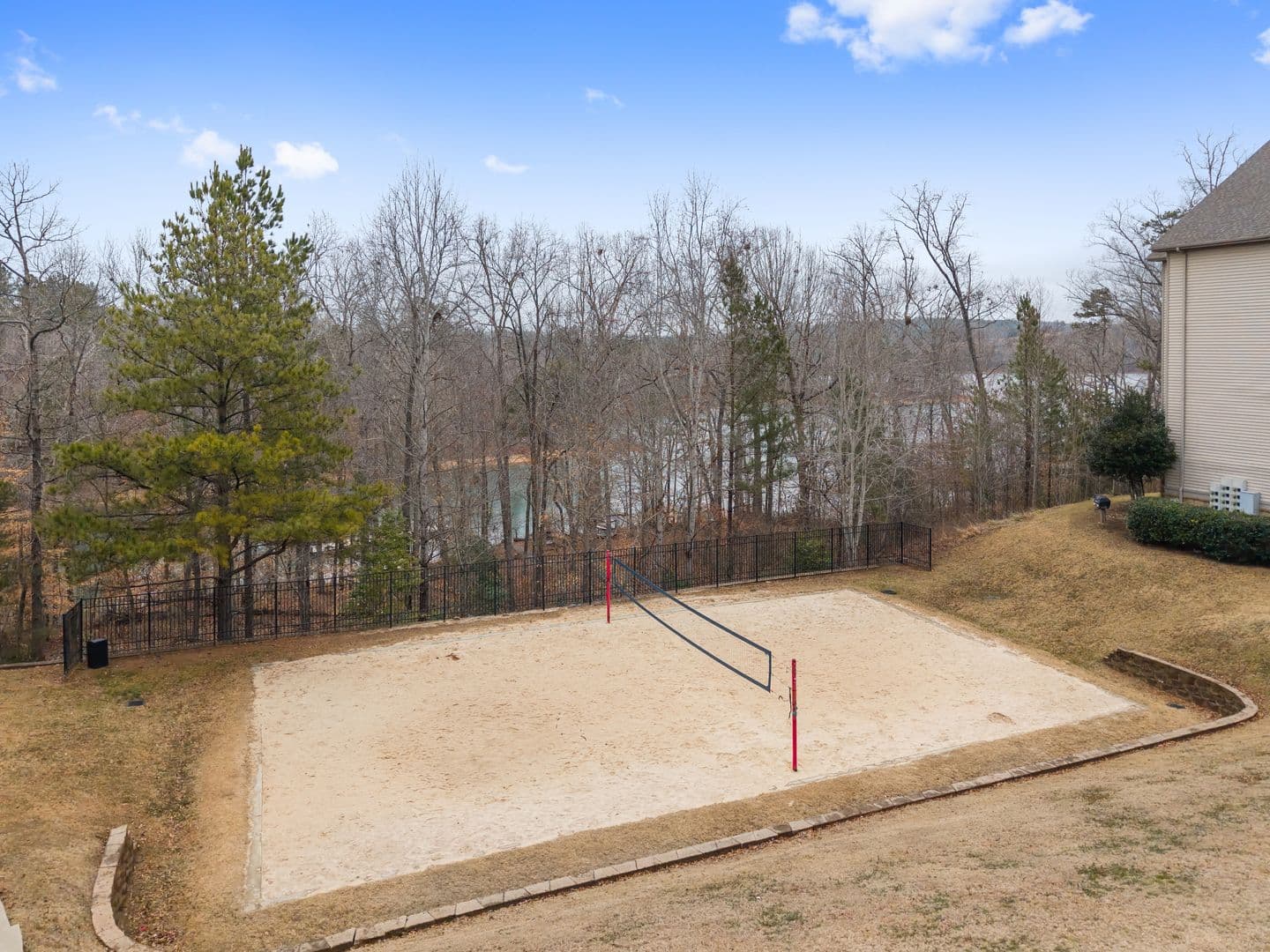Seneca Apartment: 833 Harts Cove Way