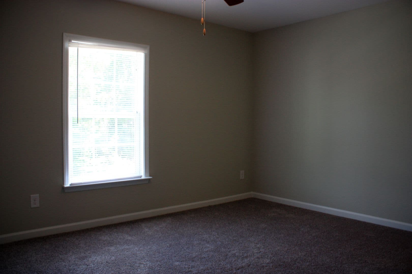Central Apartment: 233 Cross Creek Rd